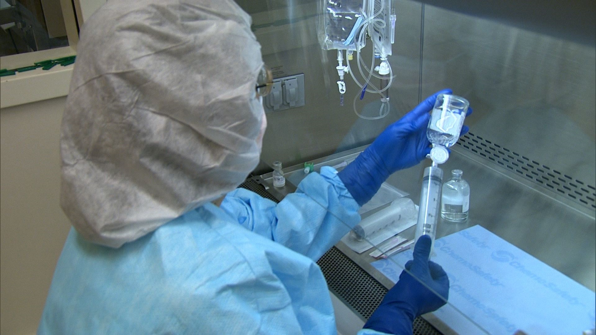pharmaceutical compounding differential pressure
